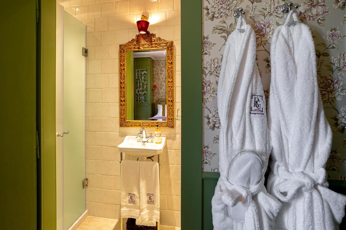 Pensión Rosegarden House - By Unlock 2*